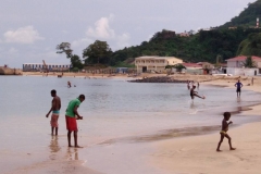 playa central ambo